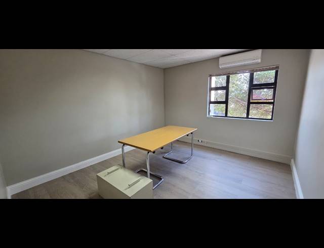 218M² OFFICE TO LET IN ROCKY DRIFT